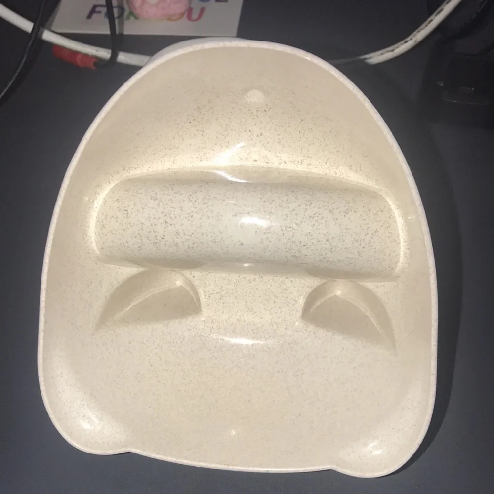 NWT Kitty Cat Lid Holder in White color